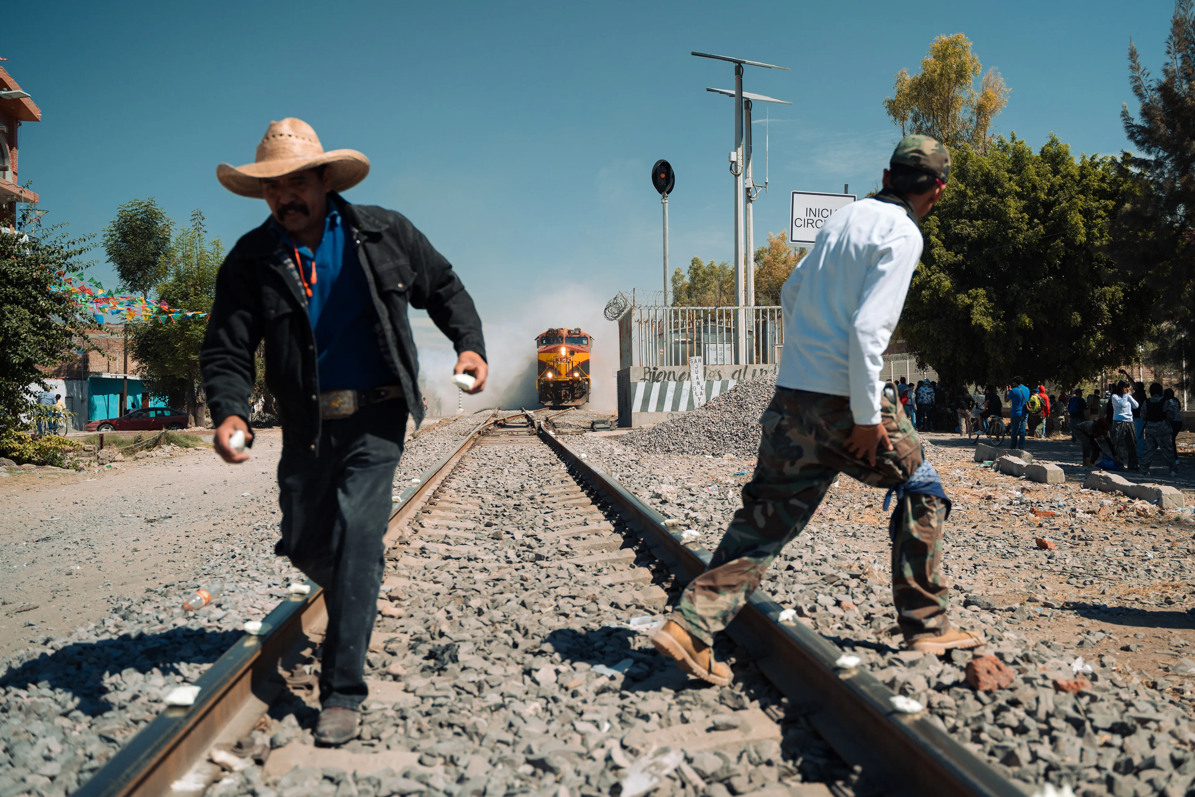 Exploding Hammers, Mexico photo 4